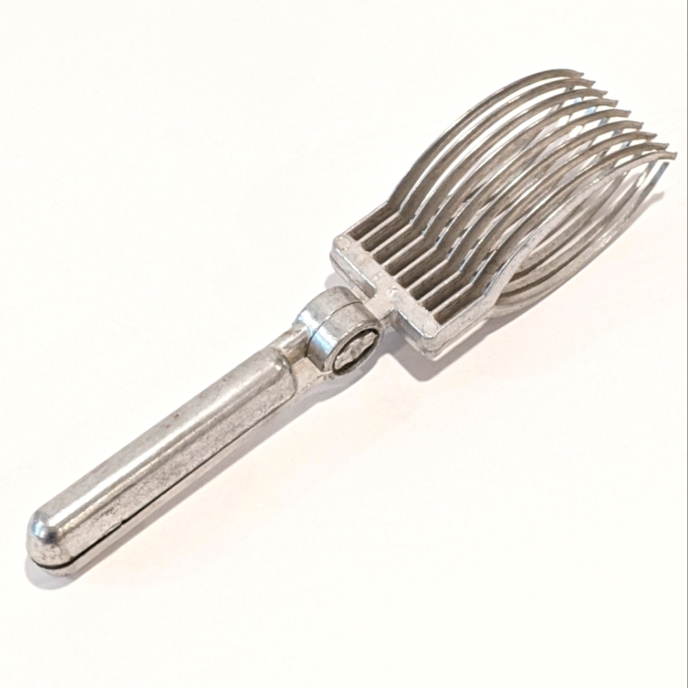 VINTAGE aluminium meat cutting tongs